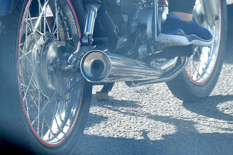 Vereadores votam projeto que regulamenta venda de escapamentos para motocicletas em Paranavaí