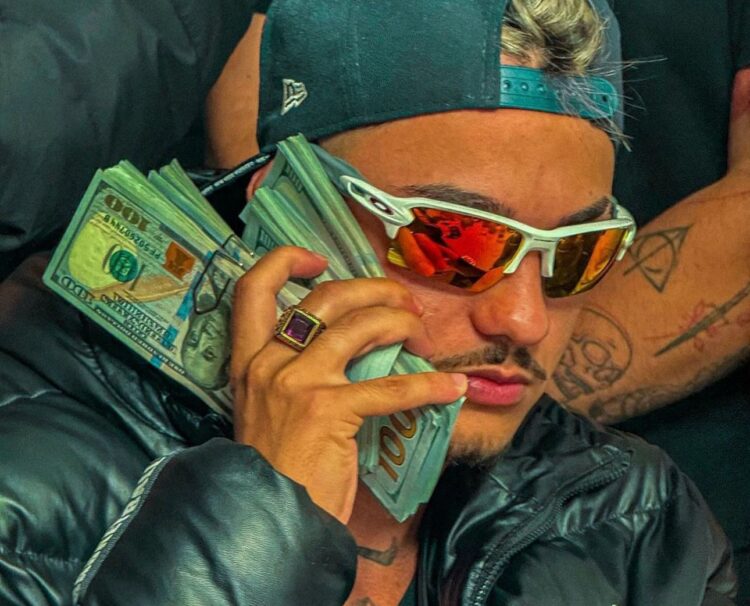 Derick Silvério, o Silvercop, é preso em Paranavaí com drogas, armamento e munição