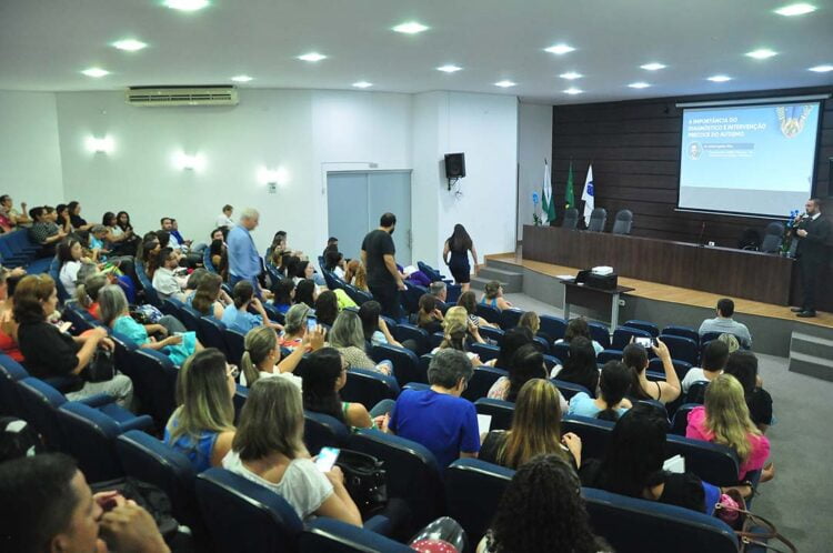 Evento marca lançamento da campanha  Abril Azul de conscientização sobre o autismo