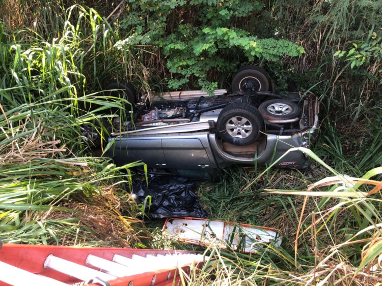 Passageiro morre em capotamento de Hilux próximo ao distrito Sumaré