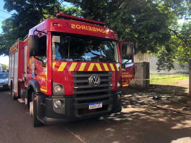 Princípio de incêndio é registrado em terreno próximo à Prefeitura de Paranavaí