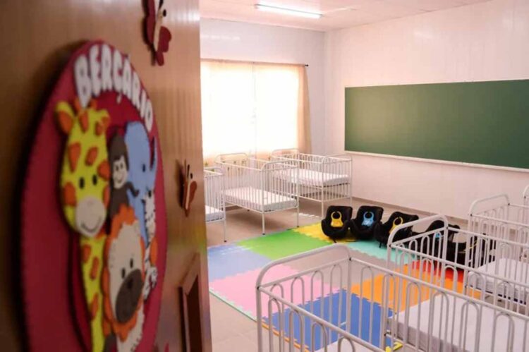 Mais de 2 milhões de crianças no país estão sem vagas em creches