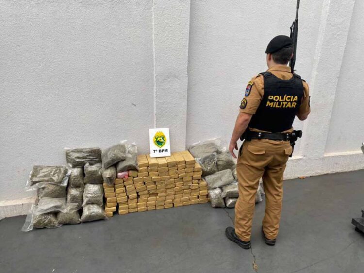 Jovem é preso com veículo carregado de drogas na PR-082