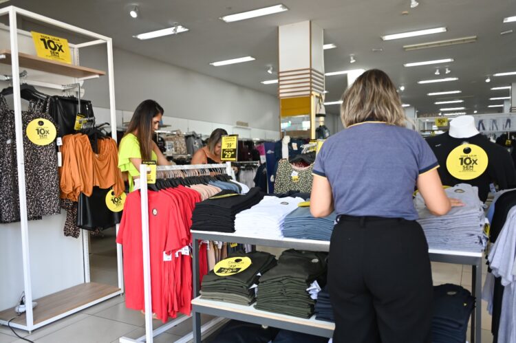 Primeiro trimestre de 2024 encerra com aumento de consumidores que saíram da inadimplência