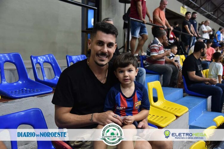 Danilo Avelar marca presença no Lacerdinha e assiste vitória da São Lucas