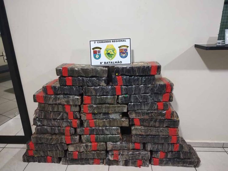 PM apreende mais de 250 quilos de maconha em Presidente Castelo Branco