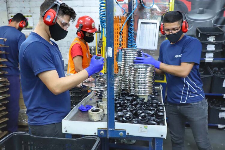 Paraná liderou geração de empregos para jovens no Sul em fevereiro