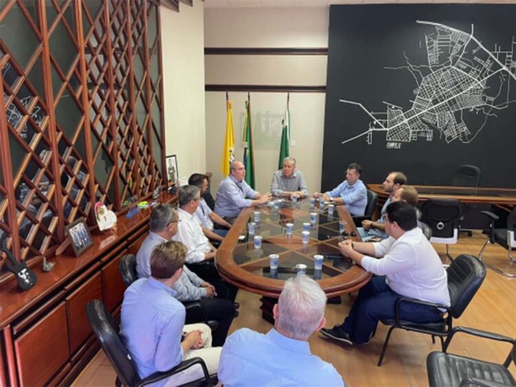 Presidente da Paraná Invest visita empresas de Paranavaí
