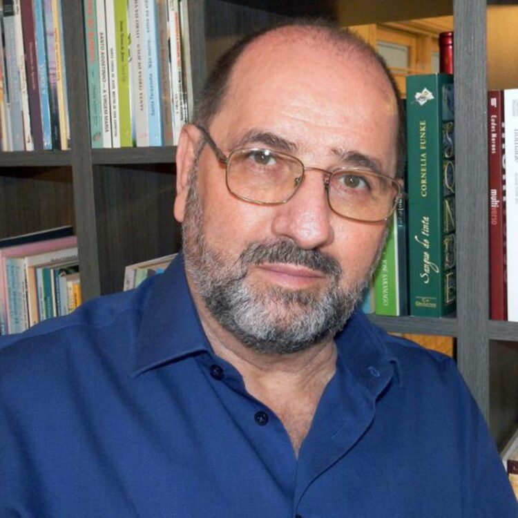 Caonetto lança novo livro nesta terça-feira