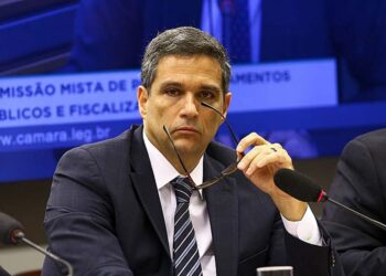 Campos Neto defende que governo tenha nome de sucessor até outubro