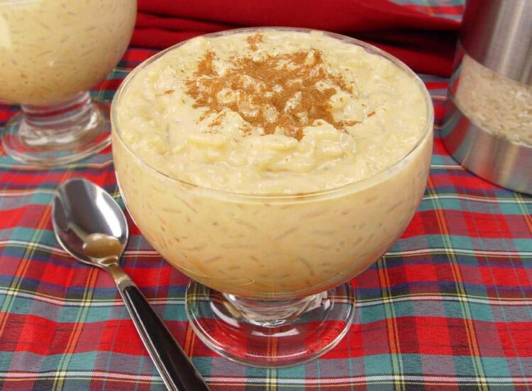 Aprenda a fazer esse delicioso arroz doce cremoso