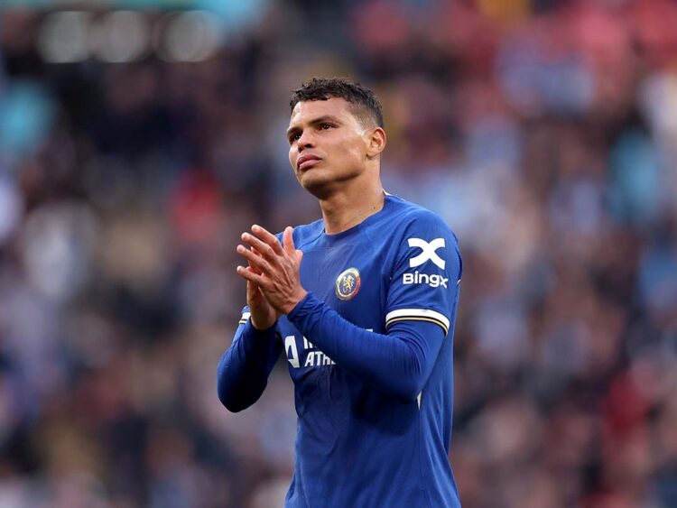 Thiago Silva chora em anúncio de saída do Chelsea no final desta temporada
