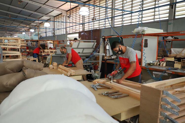 Com 87,8 mil vagas no quadrimestre, Paraná é o 3º maior empregador do Brasil