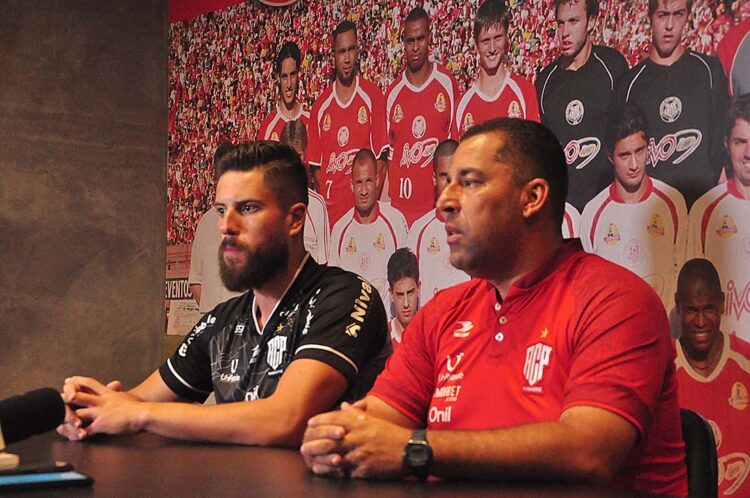 Treinador e goleiro do ACP destacam apoio  da torcida para a sequência do Paranaense