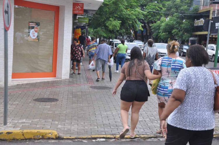 Bancos e comércio de Paranavaí retomam funcionamento normal após feriado de Corpus Christi