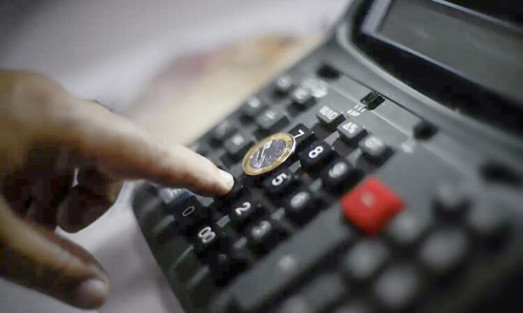 Previsões do mercado para Selic e juros sobem; para o PIB houve queda