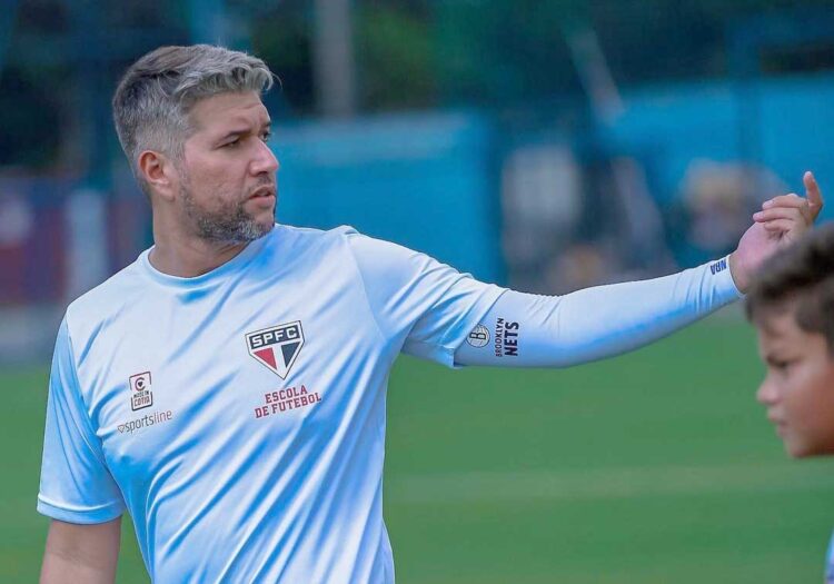 Supervisor de futebol do ACP, Oscar acumula trabalho em grandes equipes do Brasil