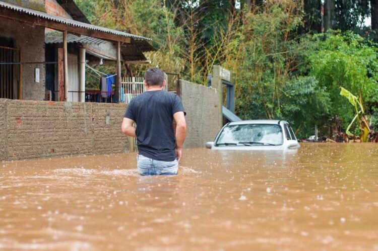 Corpo de Bombeiros arrecada itens para vítimas de chuva no Rio Grande do Sul