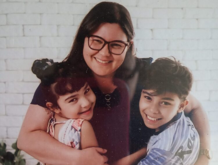 Acompanhando o pós-transplante do filho em Curitiba e longe da caçula, Cristiane reflete sobre o significado do Dia das Mães