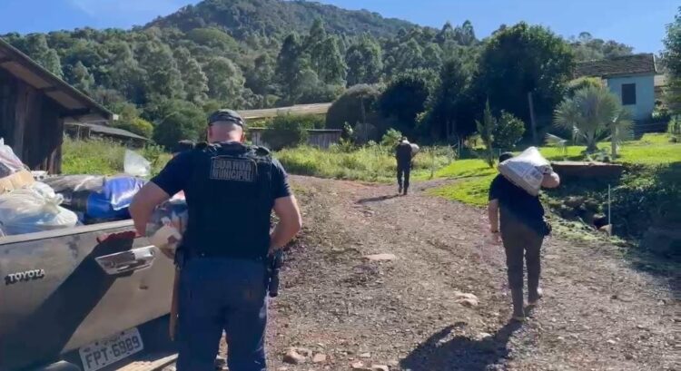 Equipes de Paranavaí realizam doações e trabalhos voluntários no Rio Grande do Sul