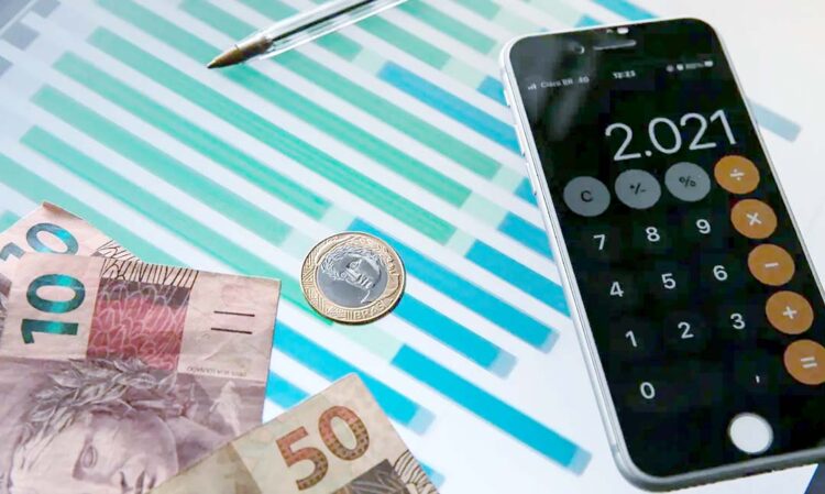 Mercado mantém previsão de PIB acima de 2% este ano