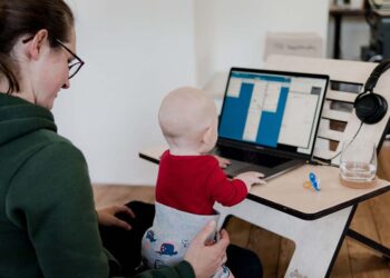 A dupla jornada de amor pelos filhos e pelo trabalho