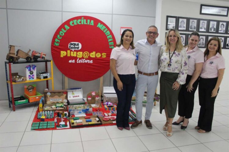 Secretaria de Educação faz exposição de trabalhos do projeto Plug@dos na Leitura