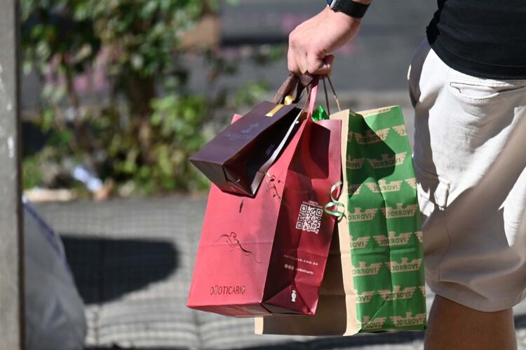 Dia dos Namorados traz perspectivas  de crescimento nas vendas do comércio