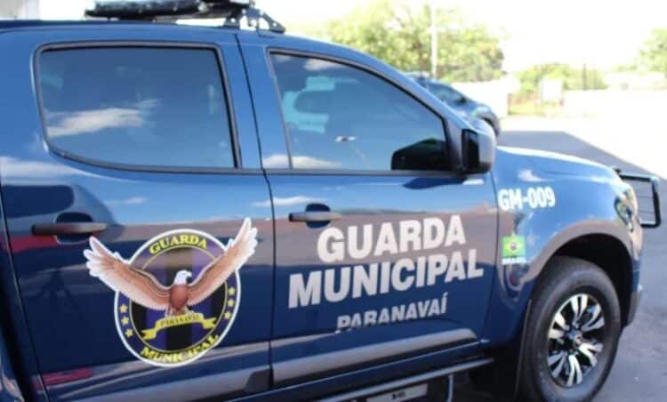 Homem é detido pela Guarda Municipal por ameaçar esfaquear vizinha