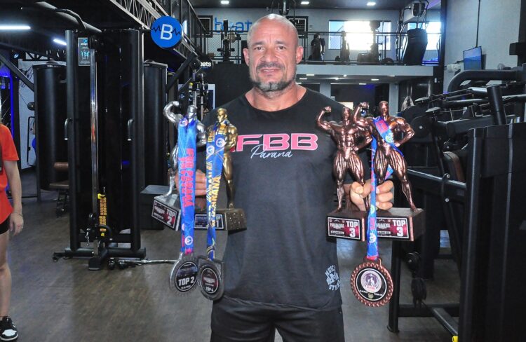 Capitão do ACP no título de 2007, Marcio Capita  ganha troféu no Paranaense de Fisiculturismo