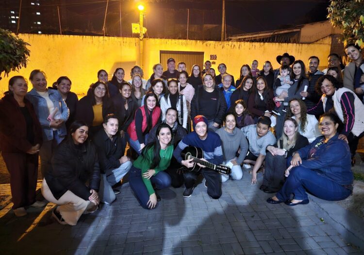 Serenata feita por ex-alunos e familiares celebra vida e legado do Professor Chiquinho; assista ao vídeo