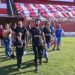 Gusttavo Lima entra em campo com o time do ACP