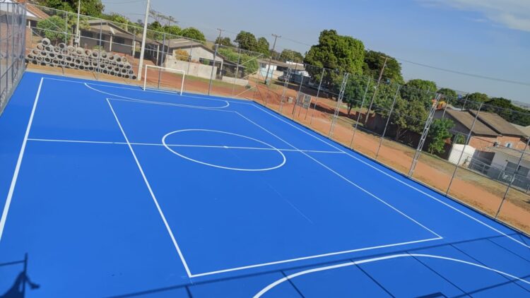 Prefeitura de Mirador inaugura quadra esportiva no distrito de Quatro Marcos