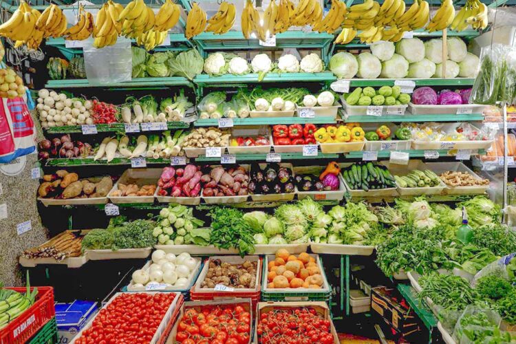 Alimentação deve manter legumes e frutas e dispensar ultraprocessados
