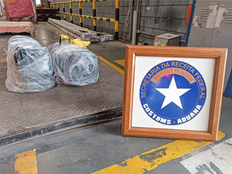 Duas ações da Receita Federal apreendem 100 kg de cocaína