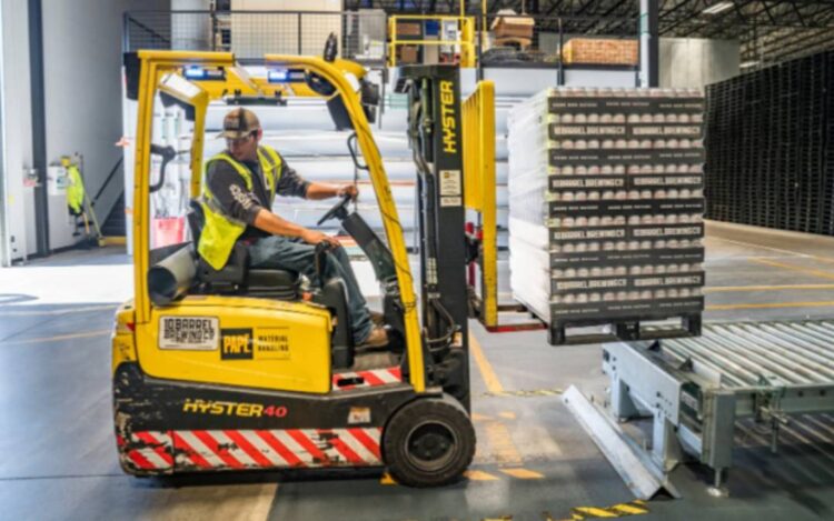 Agência do Trabalhador é contemplada com curso de operador de empilhadeira