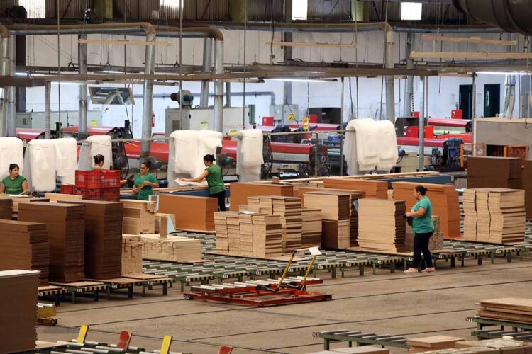 Com 12,8%, indústria do Paraná tem o maior crescimento do país entre abril e março
