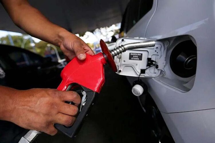 Postos se preparam para aumento  no preço da gasolina nesta semana