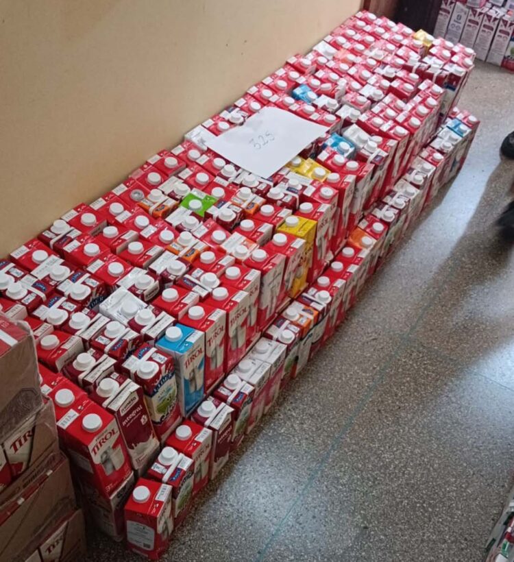 ACP arrecada mais de 5.700 litros de leite para campanha do 8º Batalhão de Paranavaí
