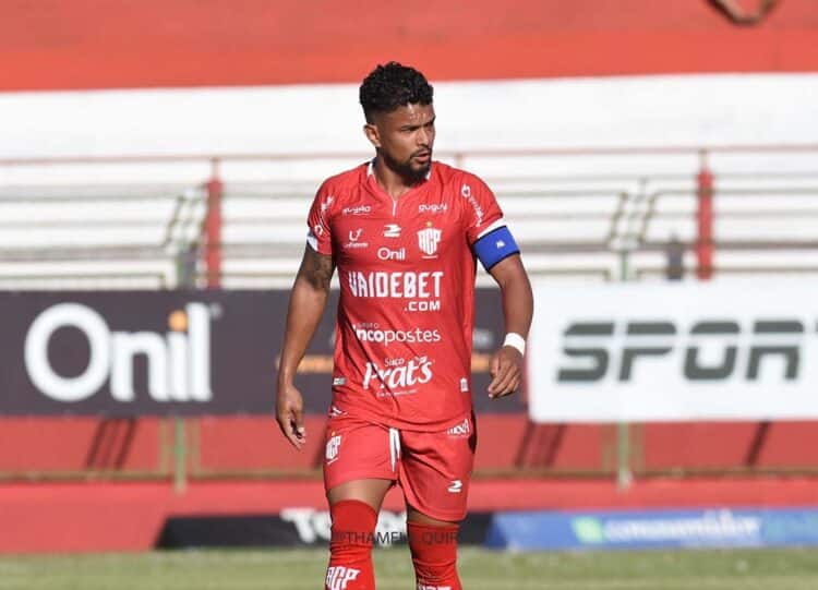 Fernando deve retornar ao time titular contra o Rio Branco