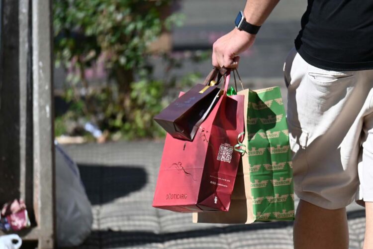 Otimismo dos comerciantes paranaenses se mantém estável para o 2º semestre de 2024