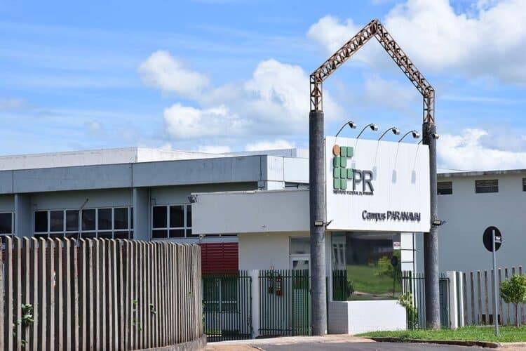 IFPR abre inscrições para seleção de professores substitutos com salário de até R$ 3.412,63