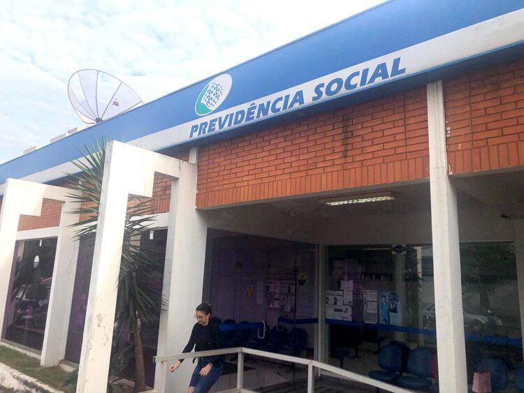 Servidores do INSS mantêm atendimentos em Paranavaí