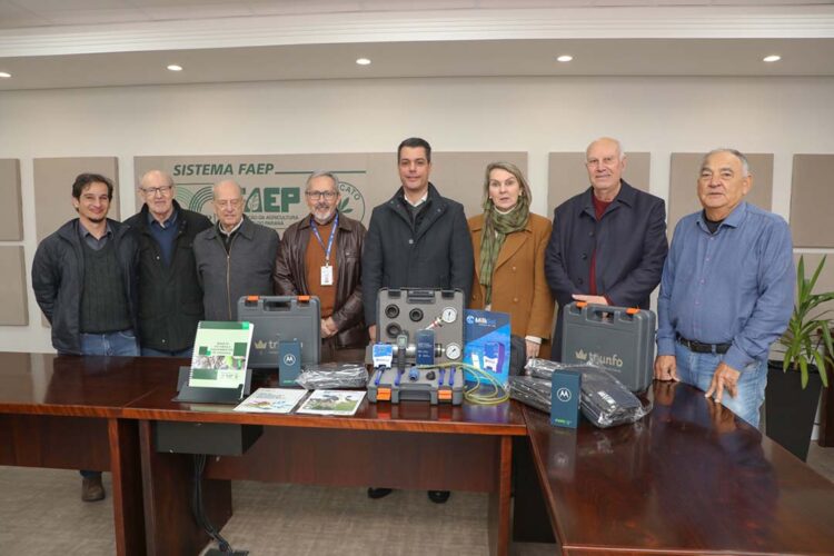 Sistema entrega equipamentos ao IDR-PR para melhoria da cadeia do leite