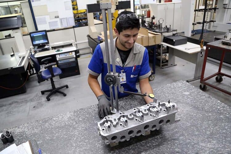 Paraná gerou 53,6 mil empregos para jovens e está em terceiro lugar no ranking nacional
