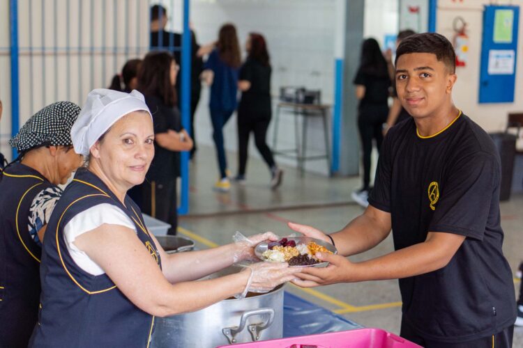 Alimentação nas escolas está cada vez mais saudável