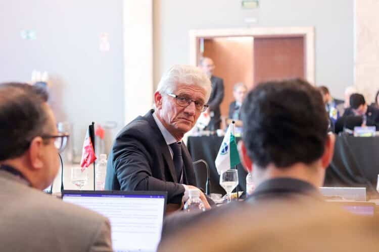 Paraná debate reforma tributária em encontro nacional de dirigentes fazendários