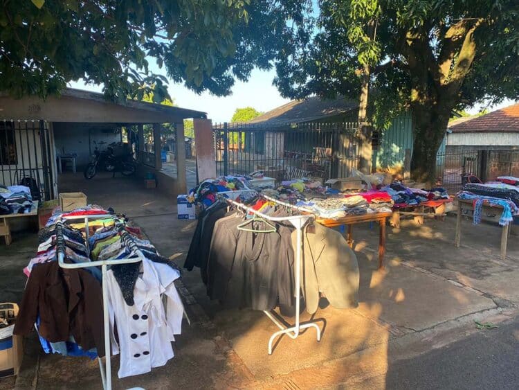 Projeto Ágape promove bazar beneficente  para a compra de cestas básicas em Paranavaí