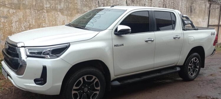 PM recupera caminhonete roubada durante assalto na Chácara Jaraguá