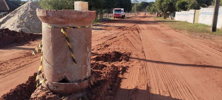 Pela primeira vez, Distrito de Quatro Marcos,  no município de Mirador, recebe obra de asfalto